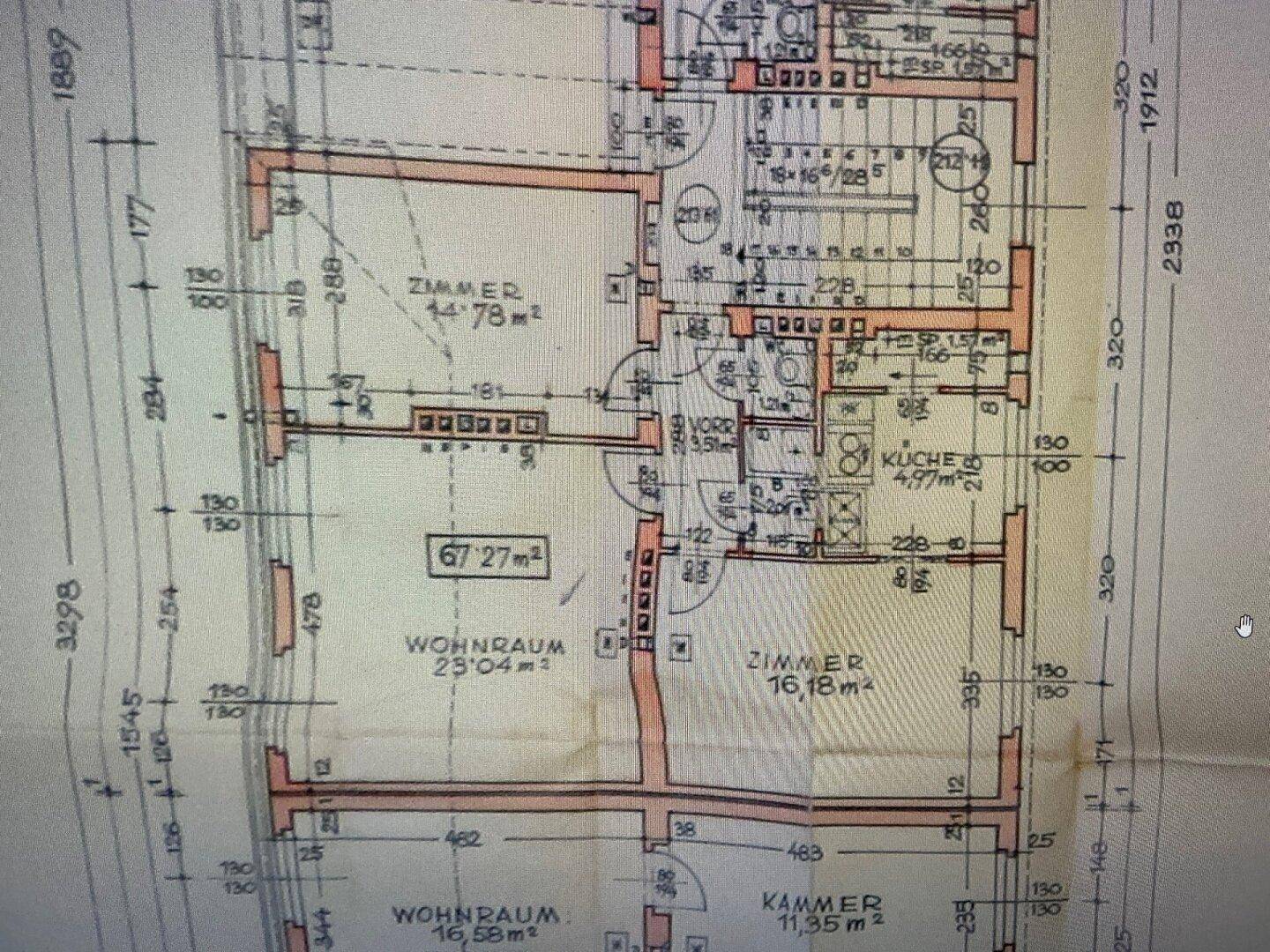 Detaillierter Grundriss der Wohnung mit Raumaufteilung und Flächenangaben.