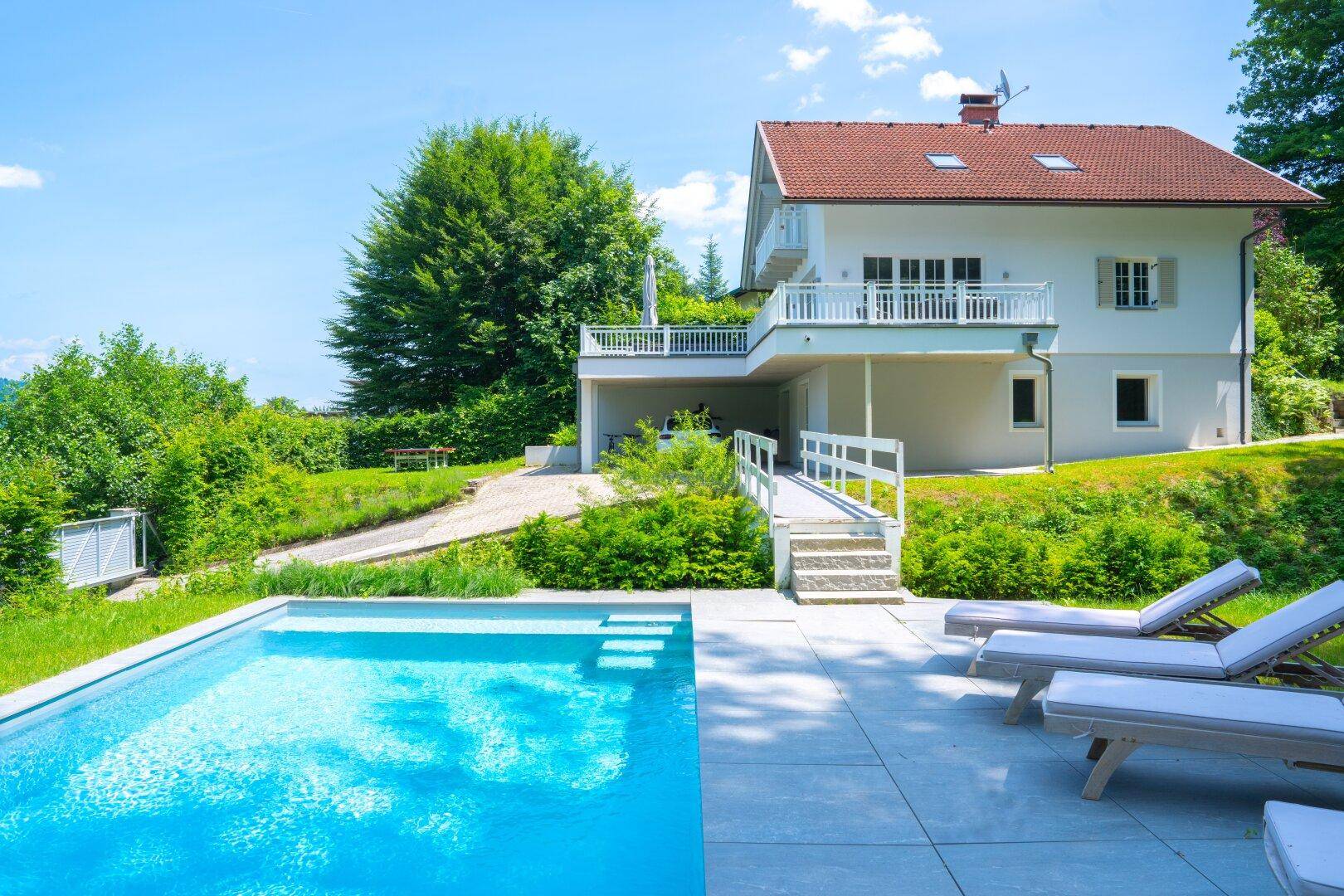 Seeblickhaus mit 700 qm Strandbereich samt mit Pool in idyllischer Waldrandlage am WÖRTHERSEE - Widok 4