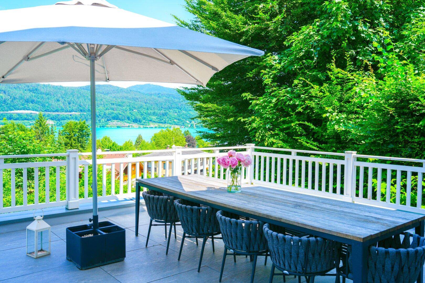 Seeblickhaus mit 700 qm Strandbereich samt mit Pool in idyllischer Waldrandlage am WÖRTHERSEE - Widok 3