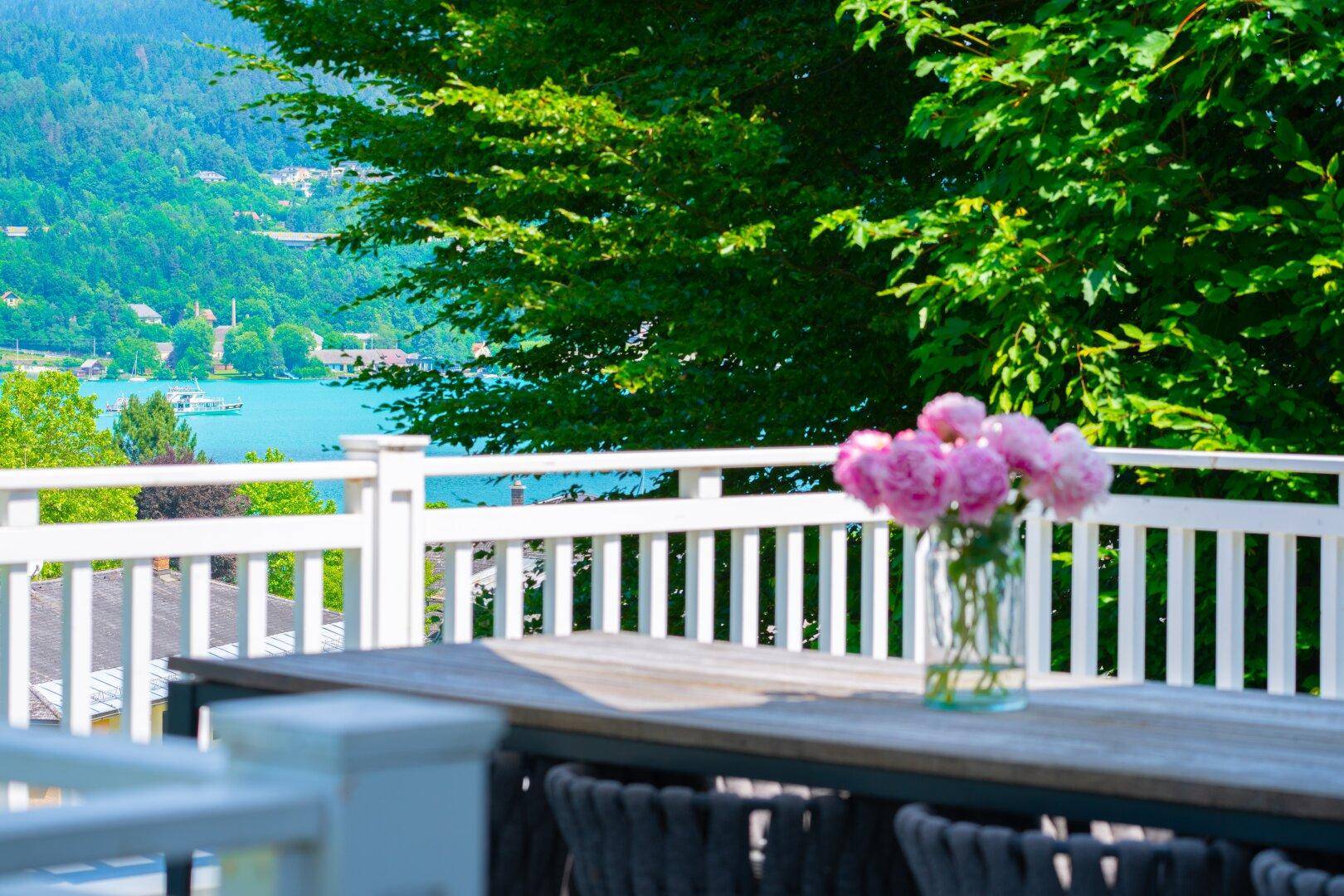 Seeblickhaus mit 700 qm Strandbereich samt mit Pool in idyllischer Waldrandlage am WÖRTHERSEE - Widok 6