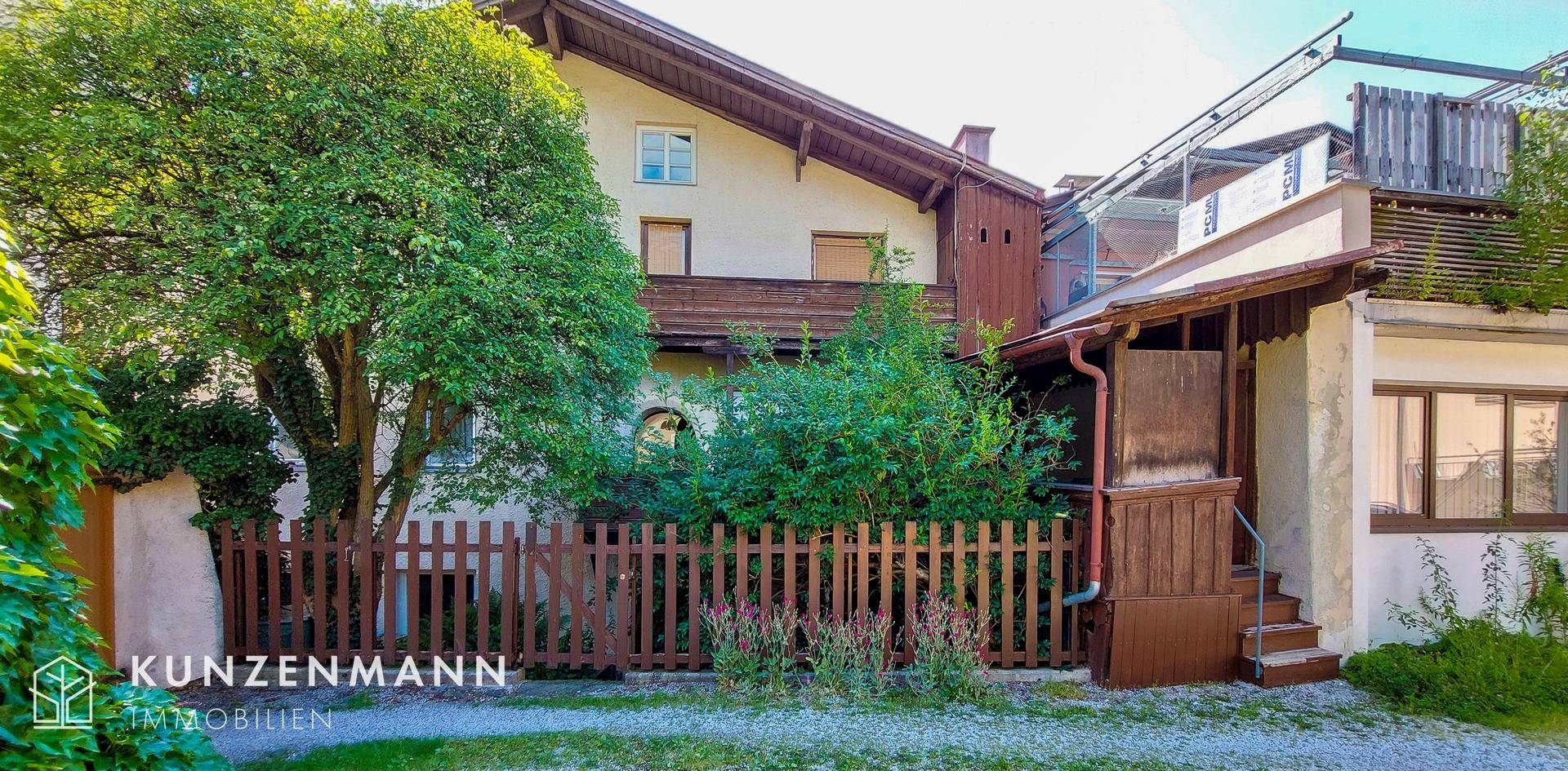 Südansicht und Zugang zur Veranda