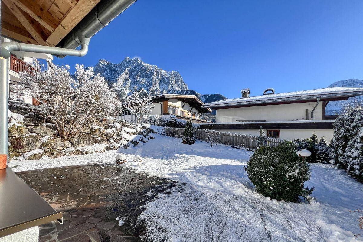 Terrasse mit Wettersteinblick