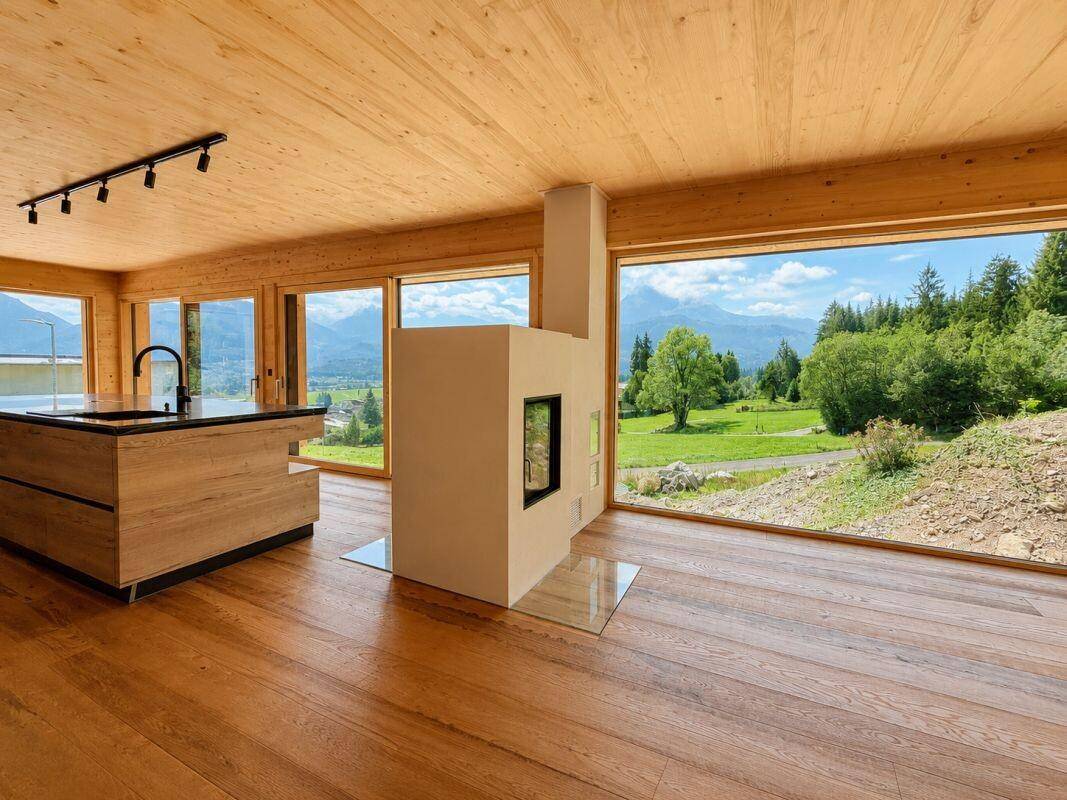 Wohnraum mit Kamin
