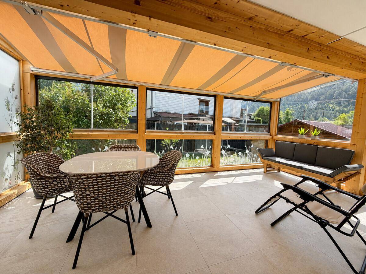 Verglaste, überdachte Terrasse