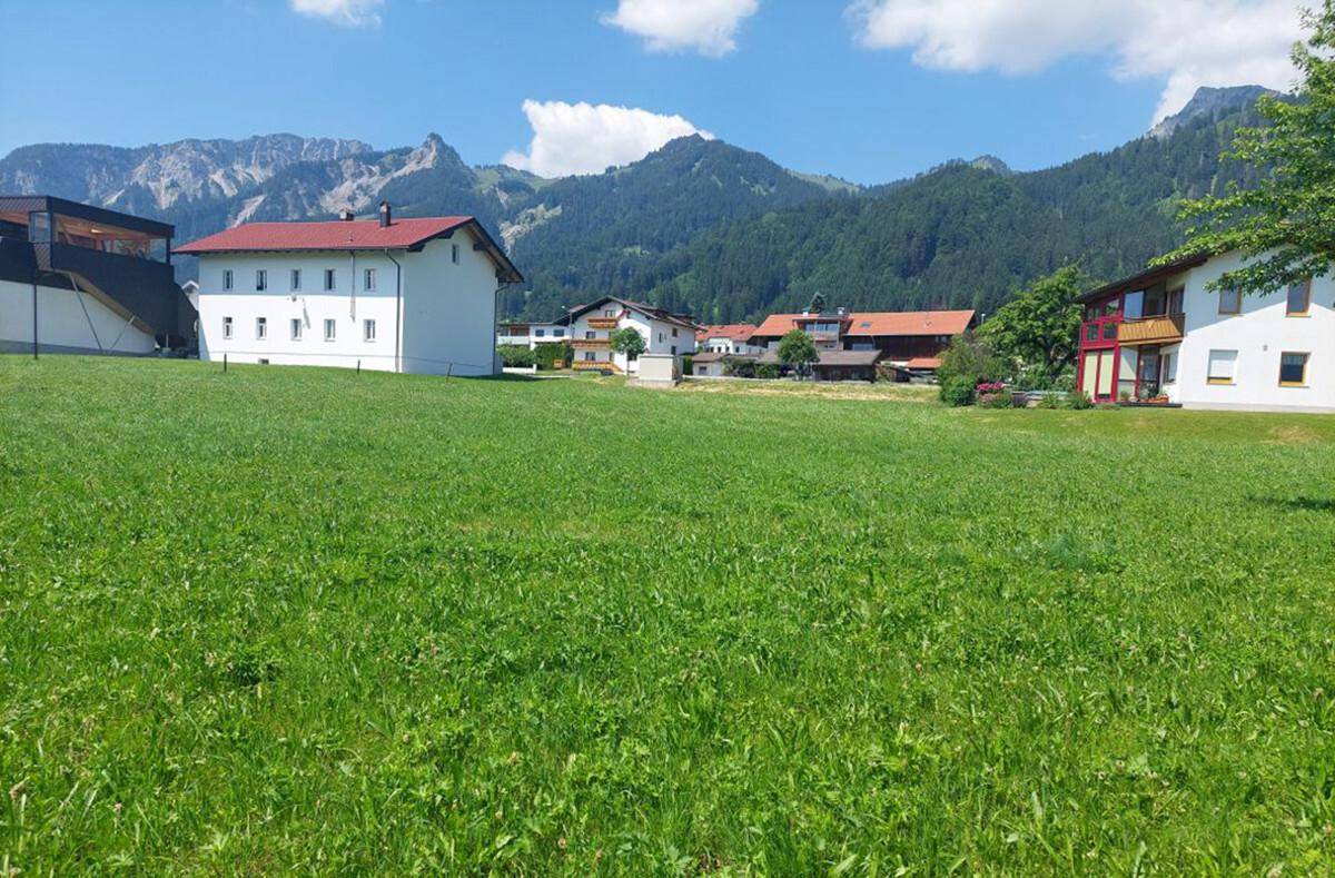 Mit Bergblick Richtung Hahnenkamm