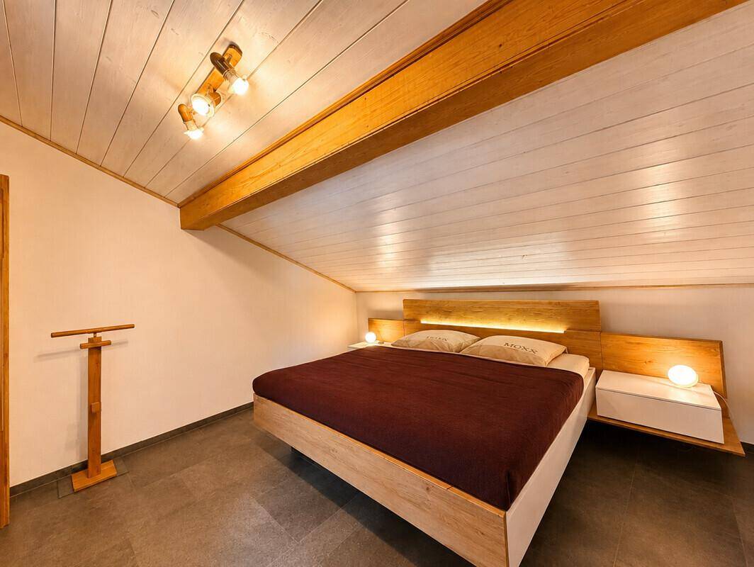 Schlafzimmer DG