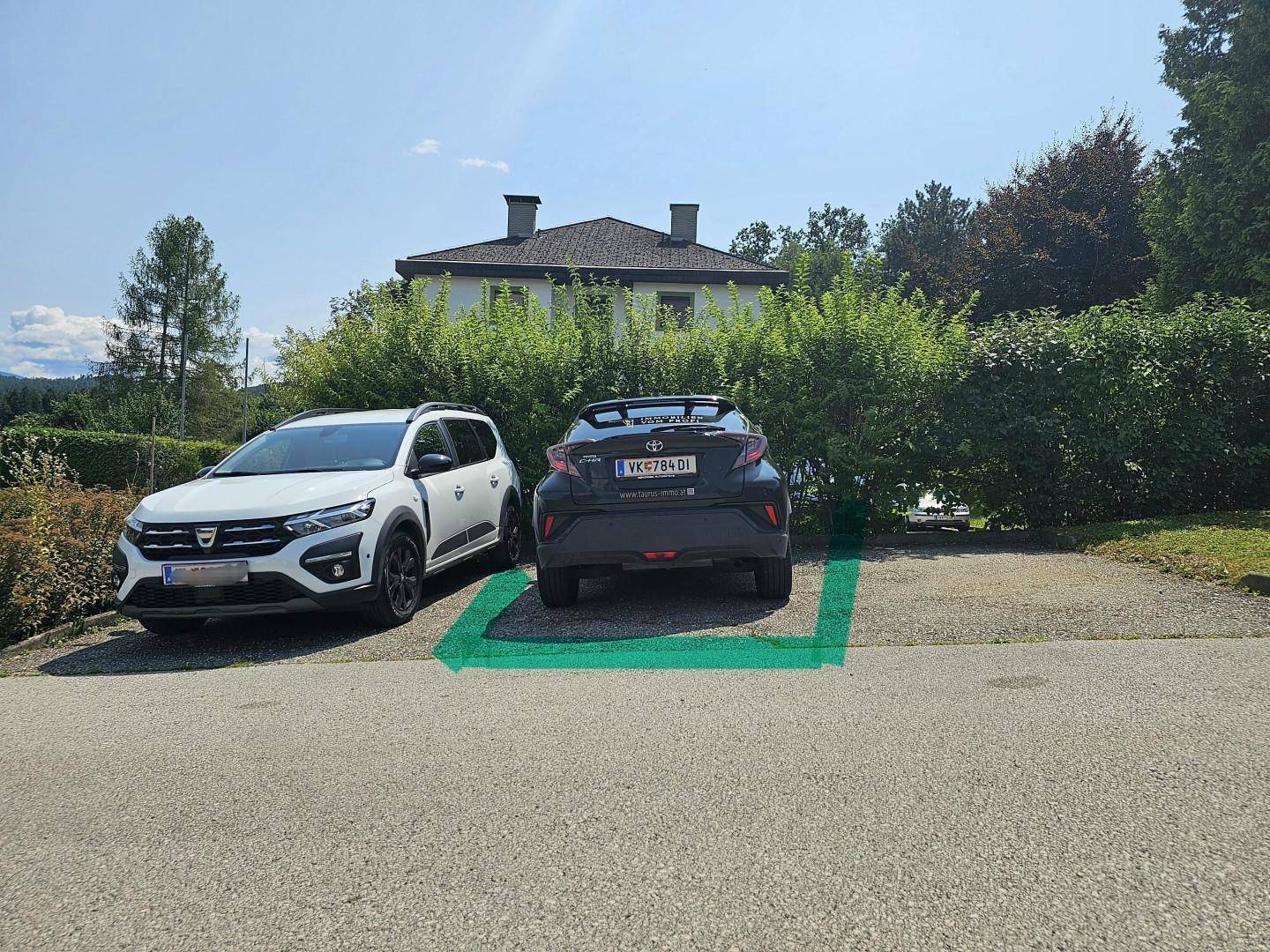 markierter Parkplatz zugehörig