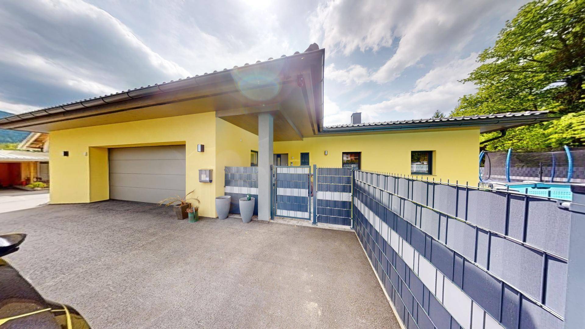 Bungalow mit Garage