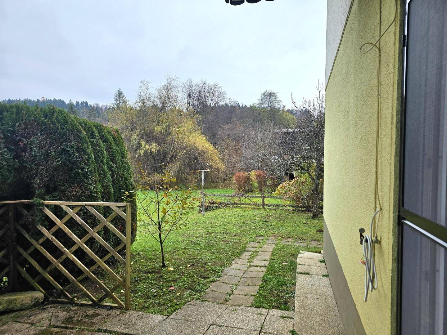 Terrasse und zugehöriger Garten