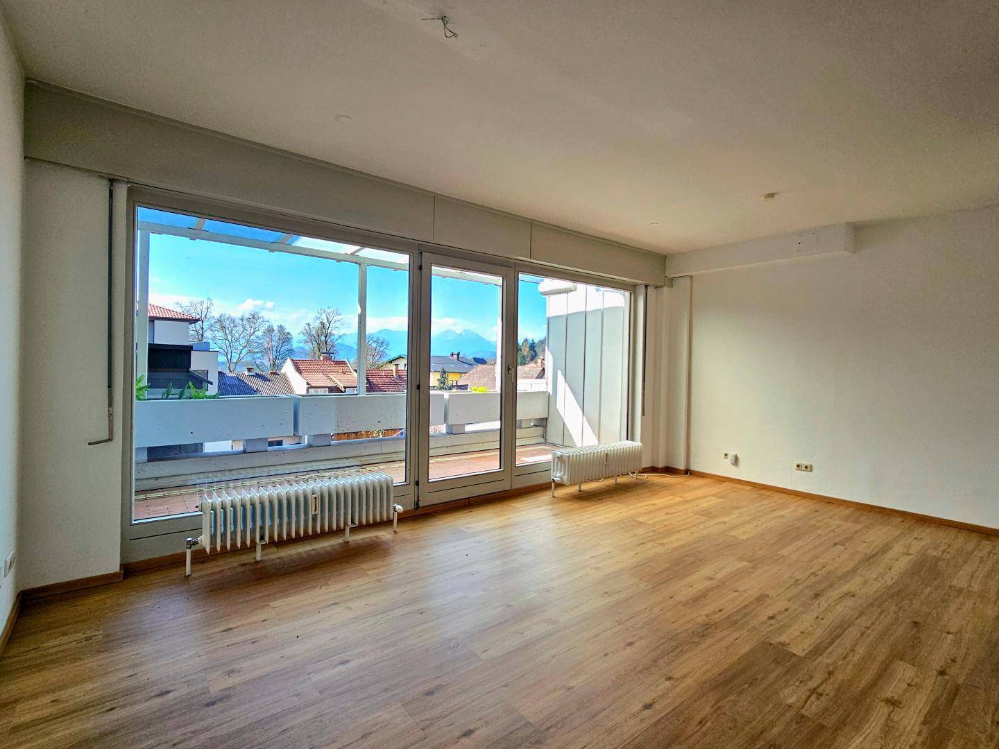 Wohnbereich und Balkon