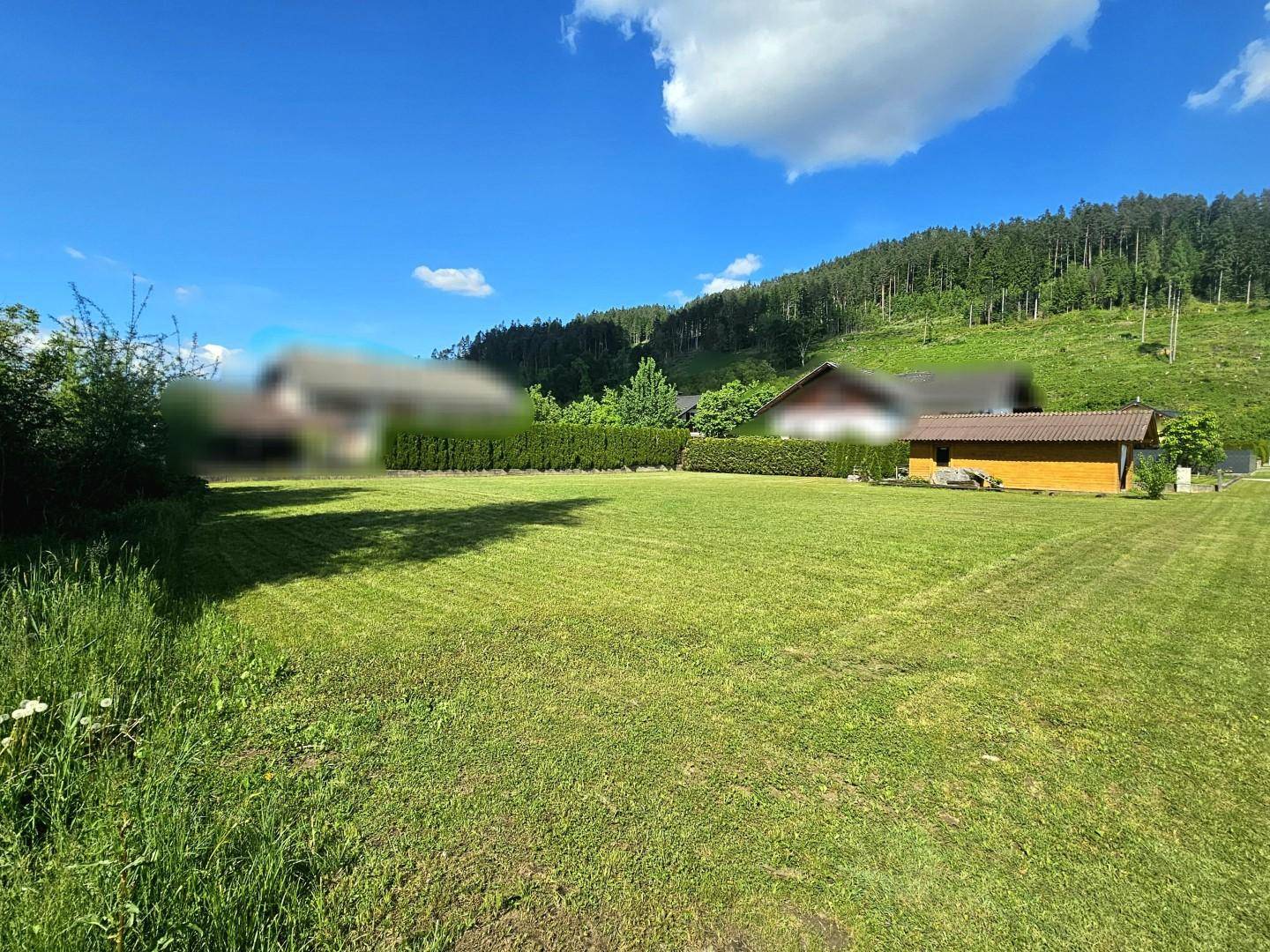 Grundstück