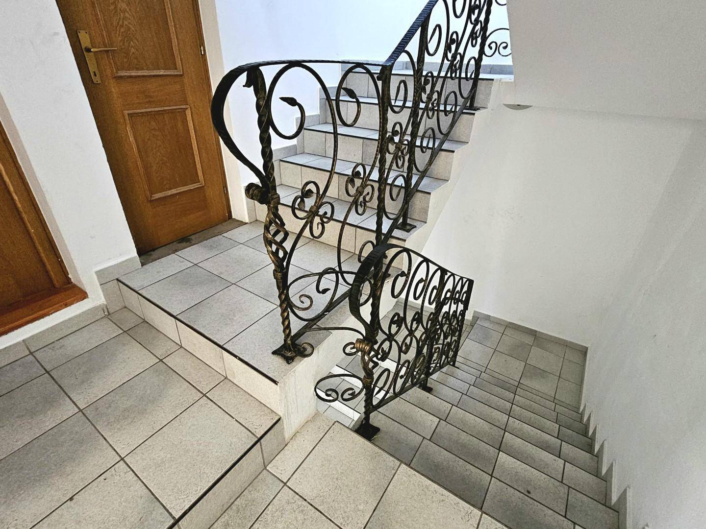 Stiegenhaus vor der Wohnungstür