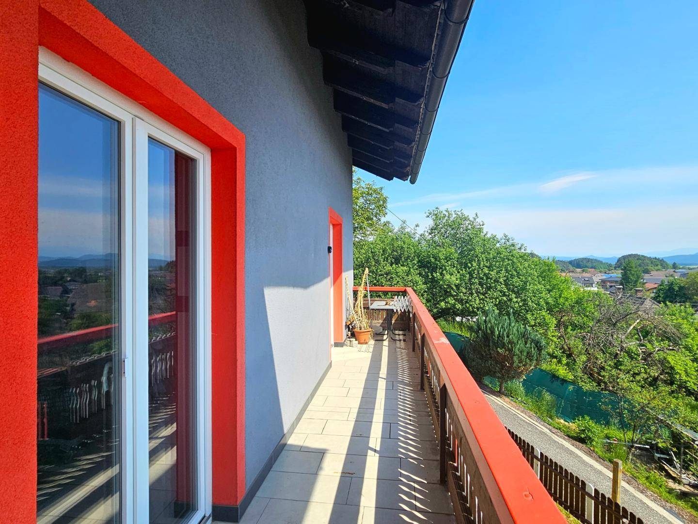 Balkon vor den Schlafzimmern