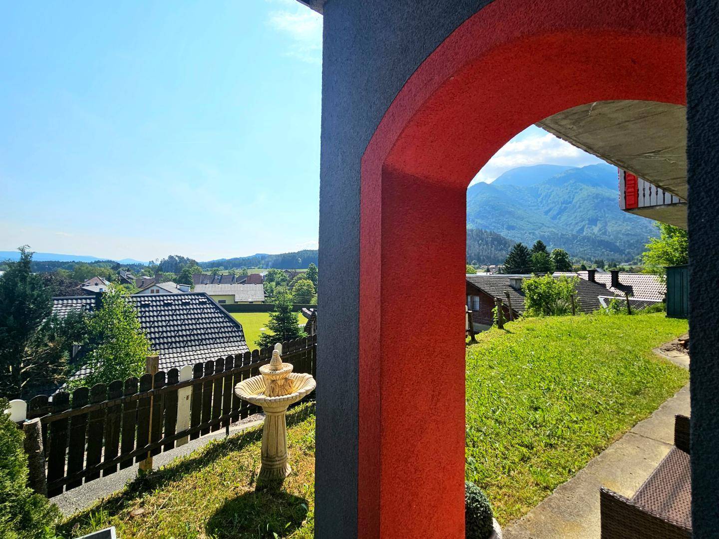 Terrasse und Garten im EG-Bereich