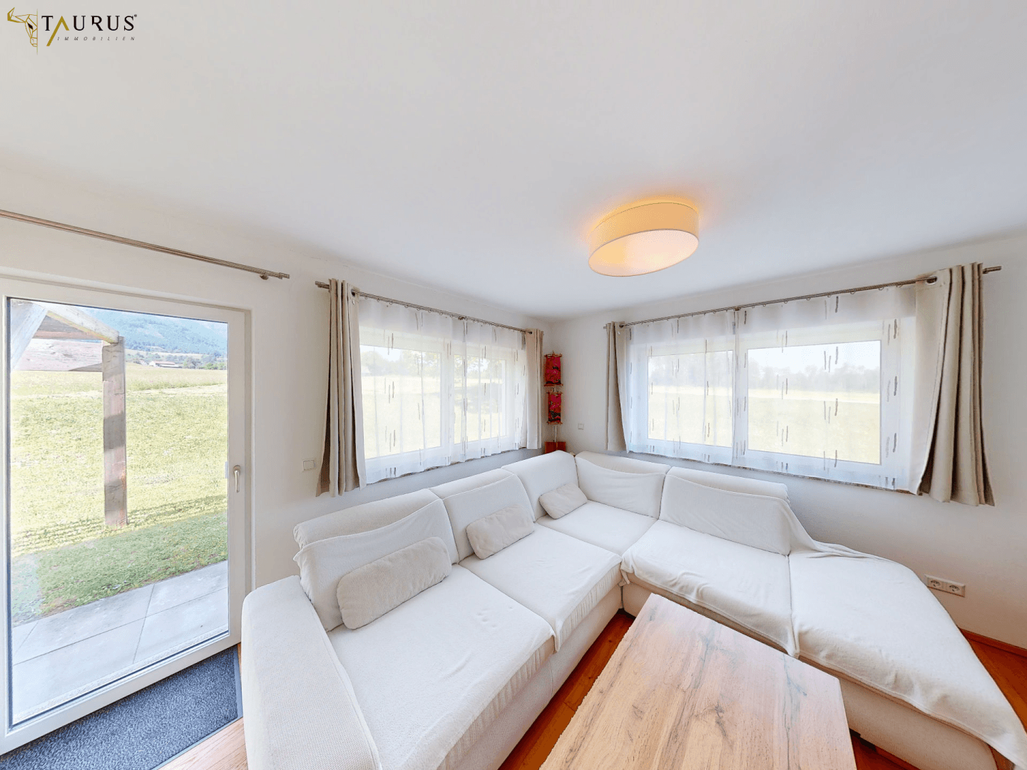 EG - Wohnzimmer und Terrassenzugang