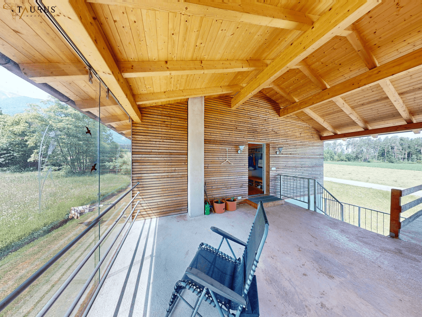 überdachte und verglaste Terrasse