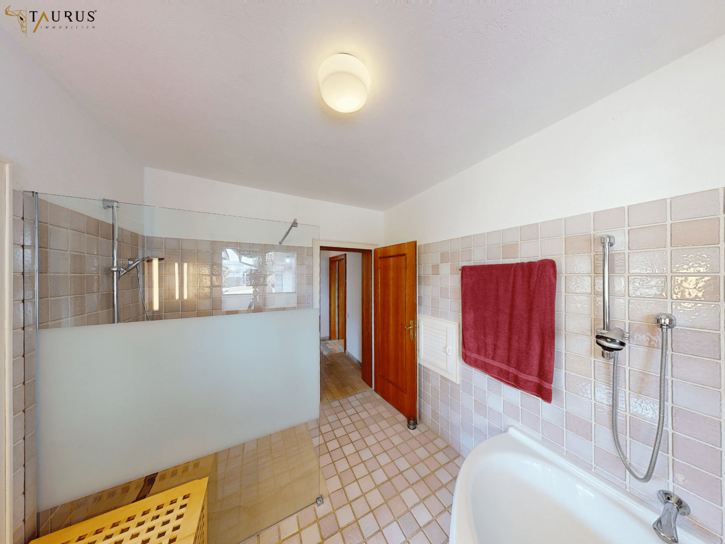 EG Bad mit barrierefreier Dusche
