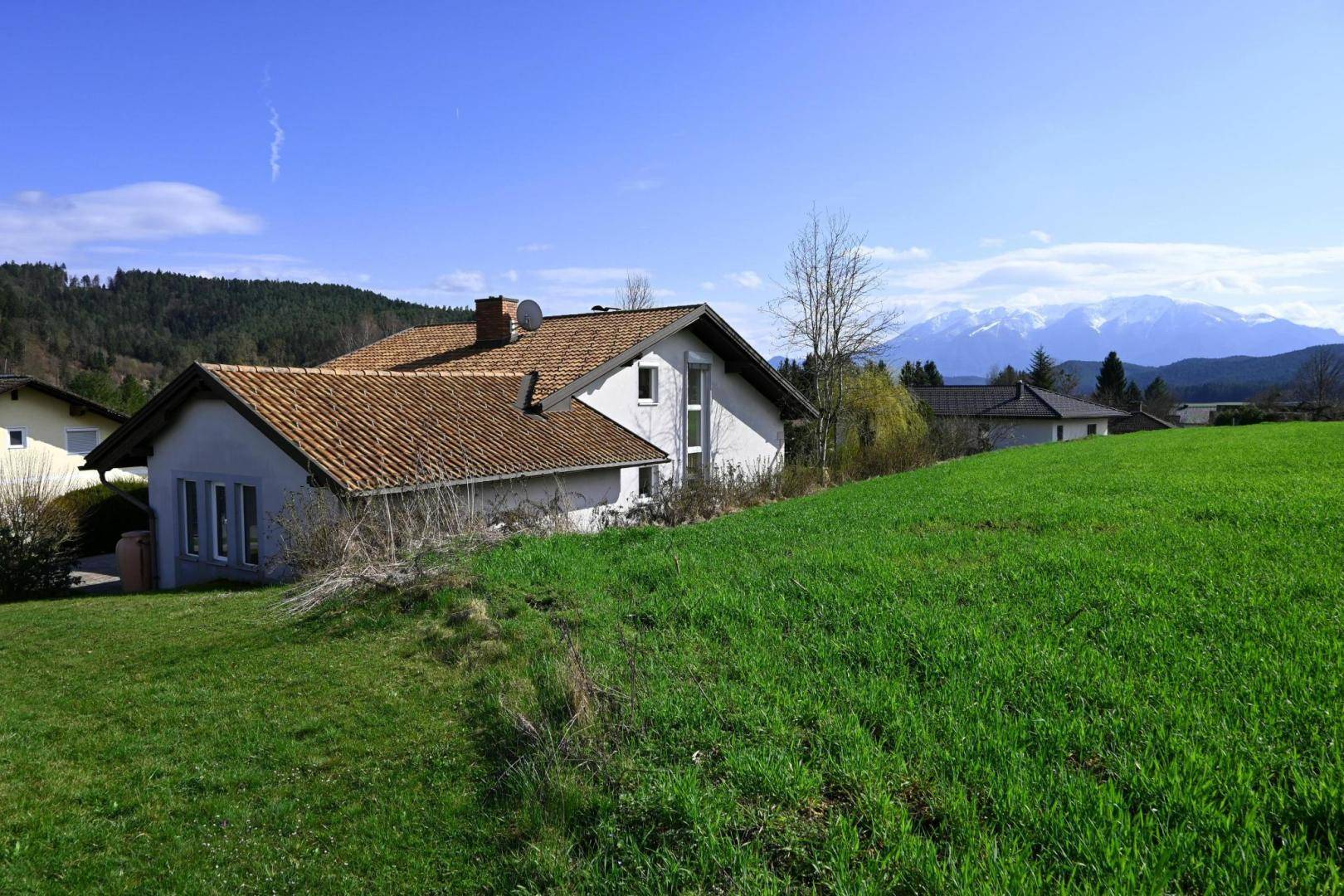 Ansicht Nord/Ost_Petzen im Hintergrund