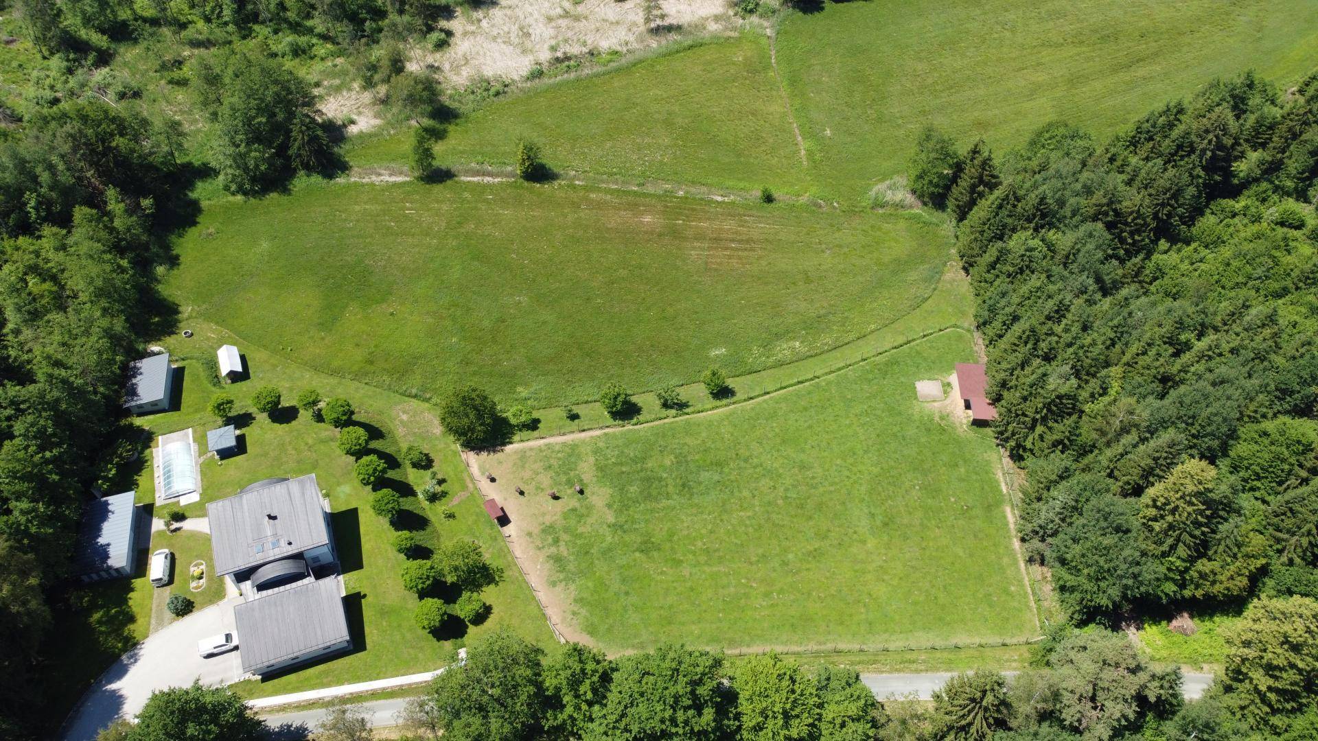 Außergewöhnliches Refugium in Ruhe- und Alleinlage (erweiterbar auf ca. 5 ha) – pohled 2