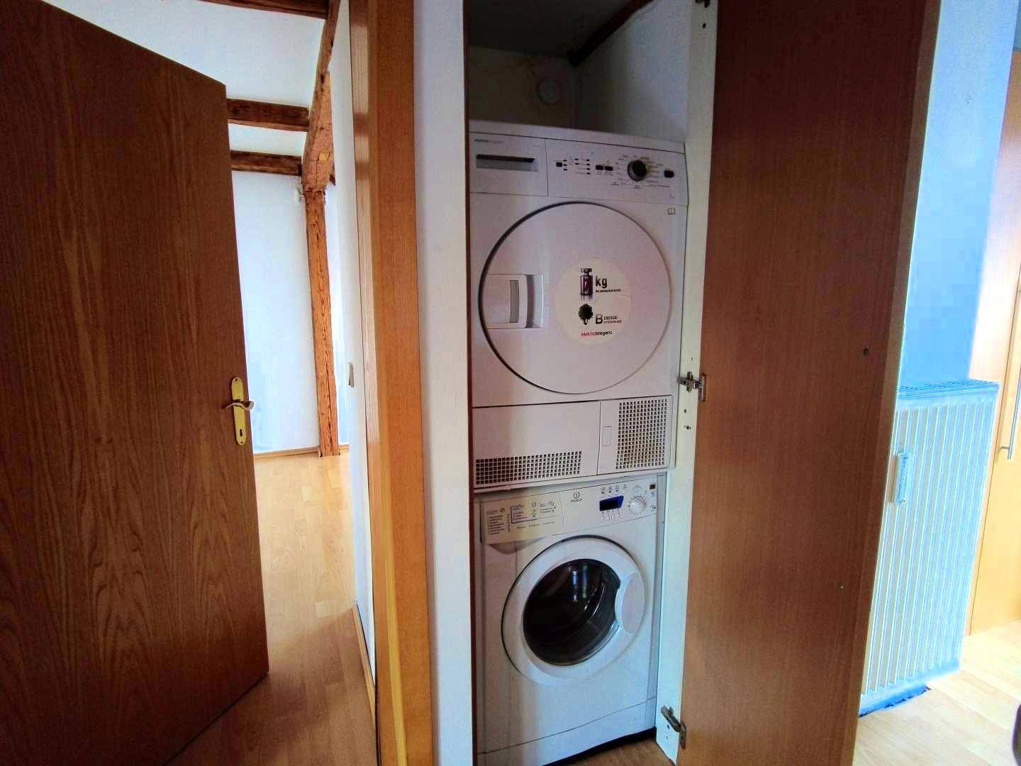 Platz für Trockner und Waschmaschine
