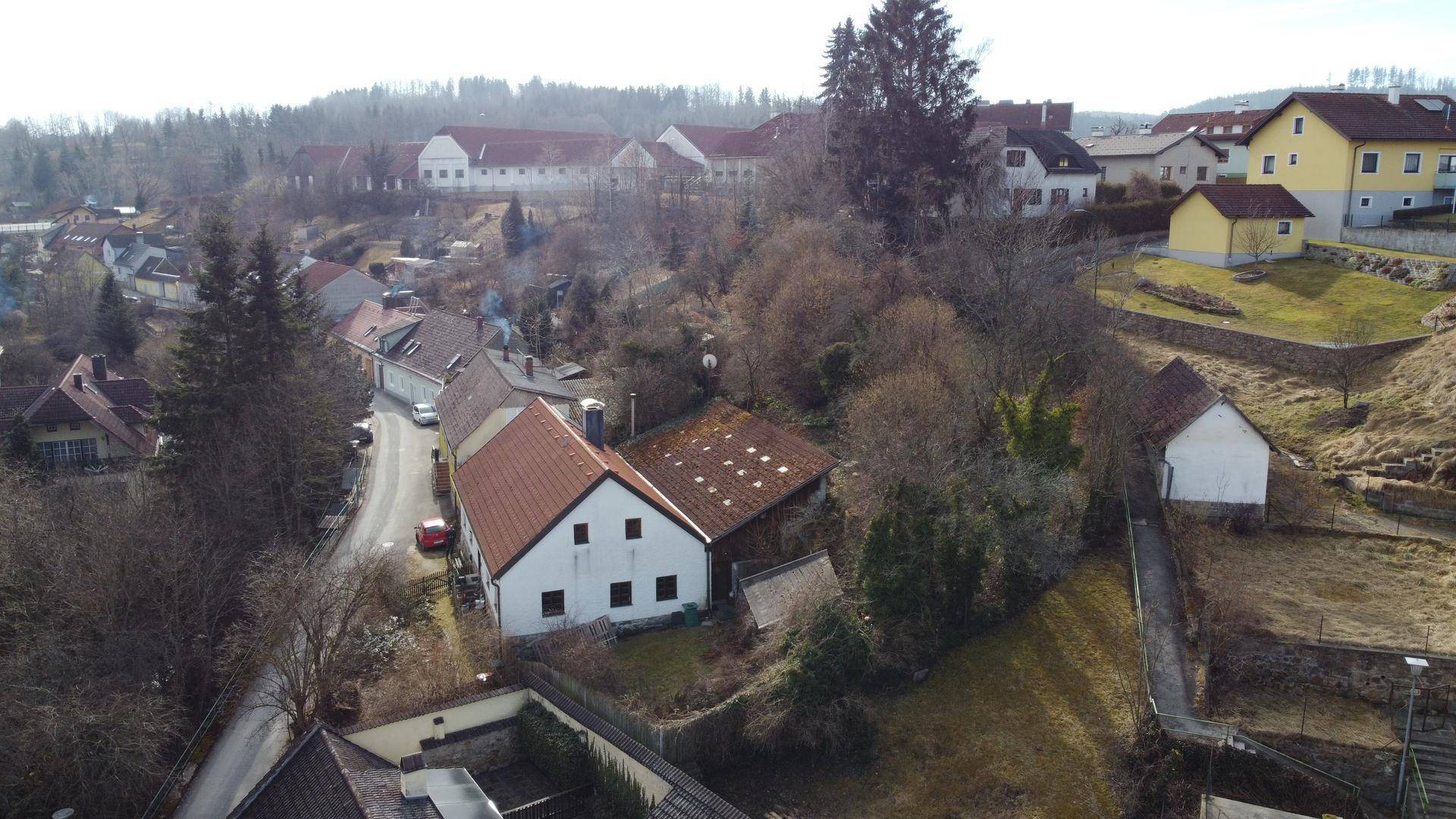 Haus von Westen mit Himmel