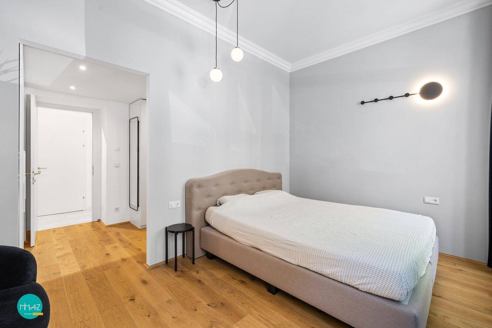 Schlafzimmer mit Ankleide