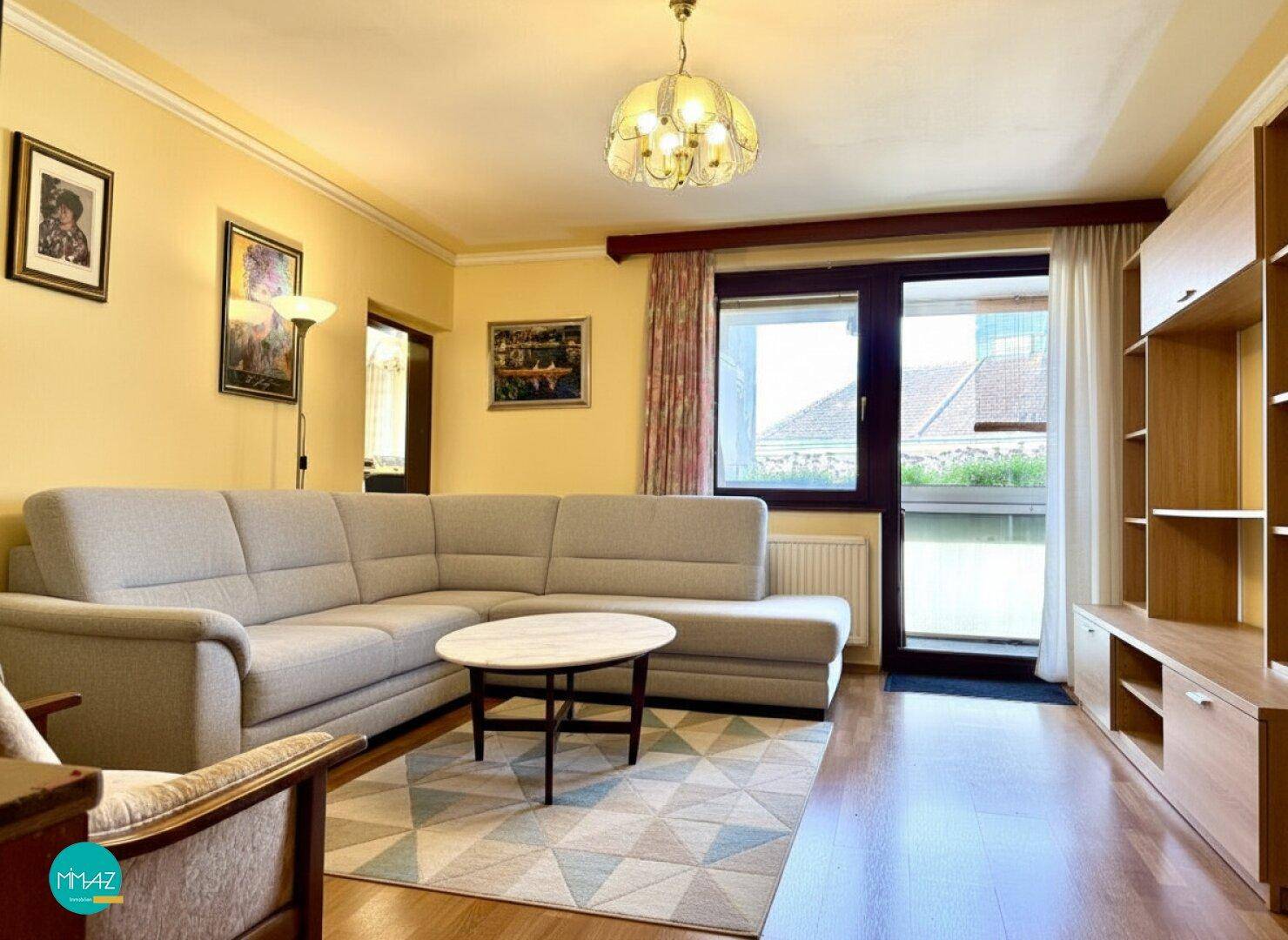 Wohnzimmer (KI gestaged)