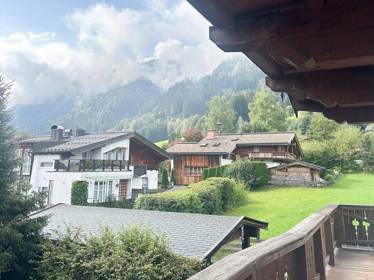 Blick vom Balkon im Sommer