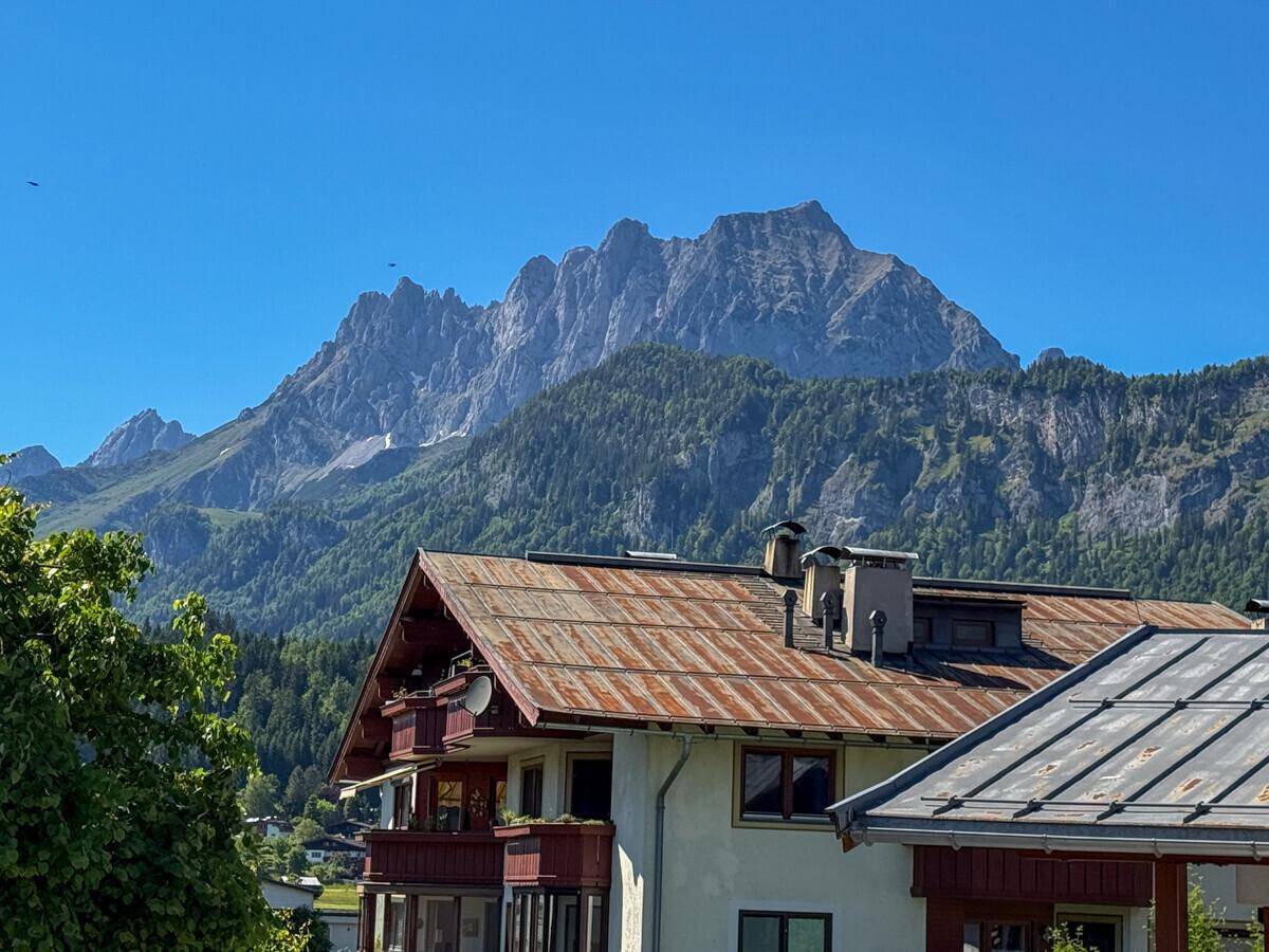 Exklusive Dachgeschoßmaisonette mit 4 Schlafzimmern und zauberhaftem Blick auf die Kitzbüheler Alpen – pohled 5