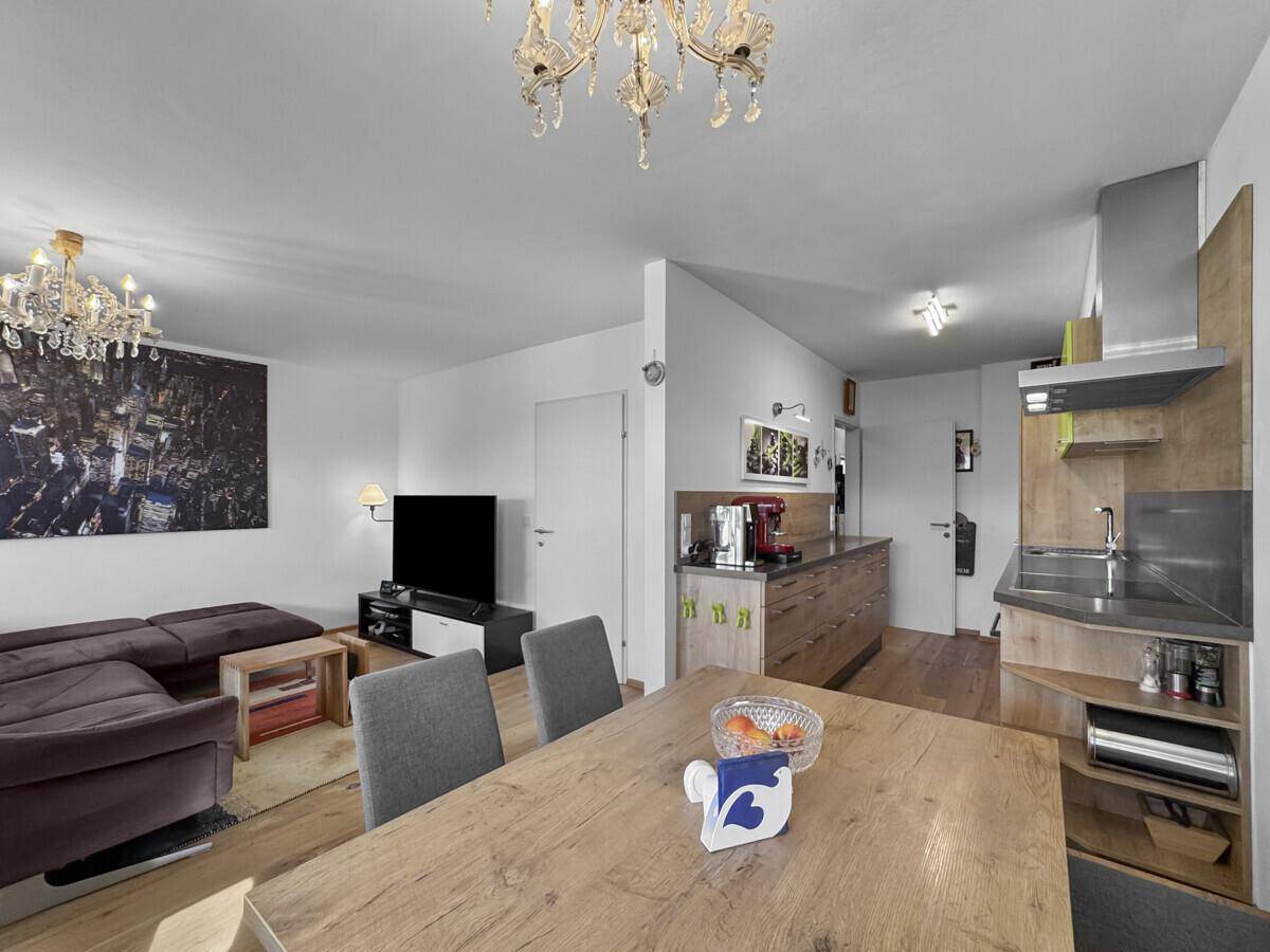 Wohnzimmer mit Küche