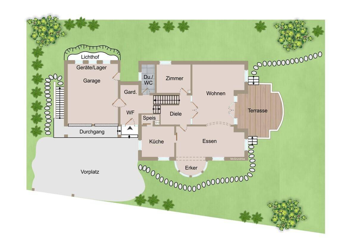 Grundriss des Erdgeschosses mit offenem Wohnbereich, Küche und großer Terrasse.