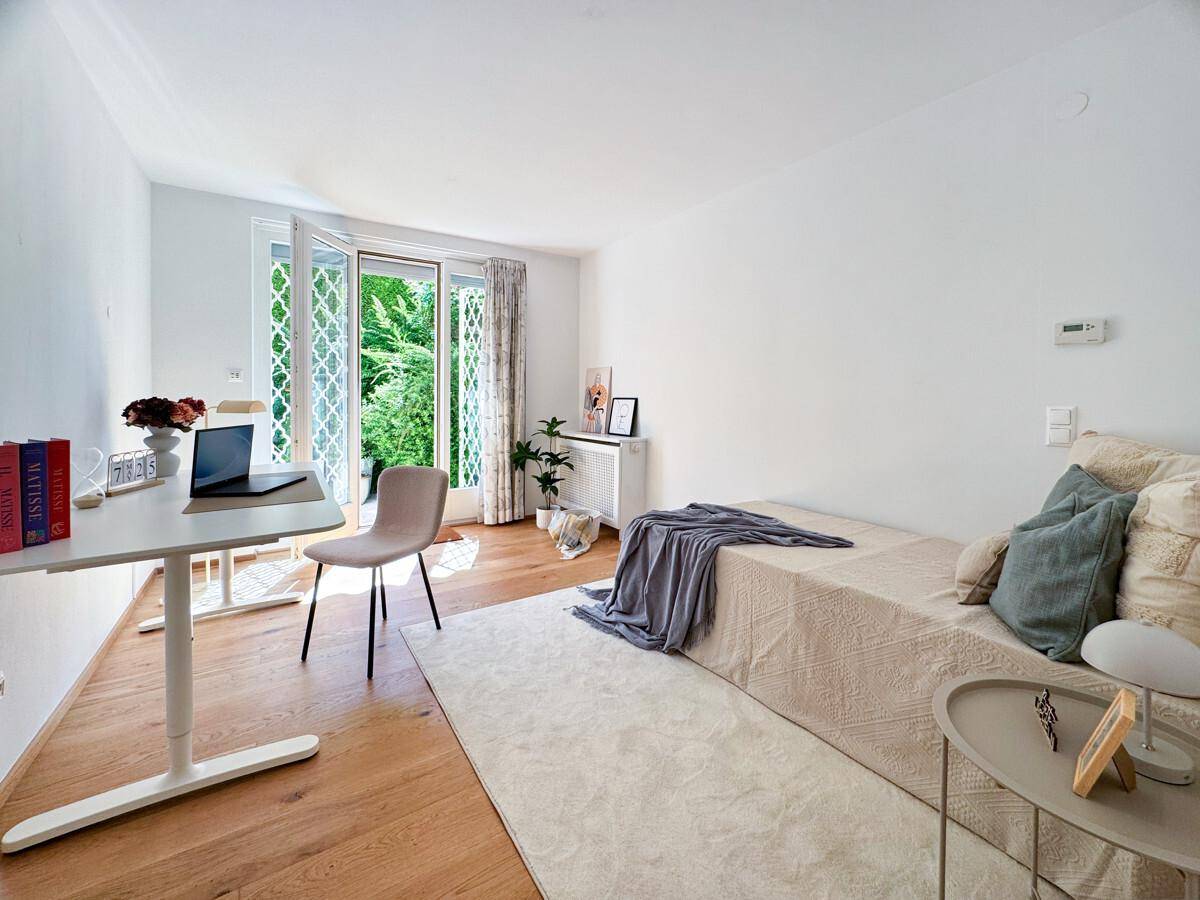 Schlafzimmer 1