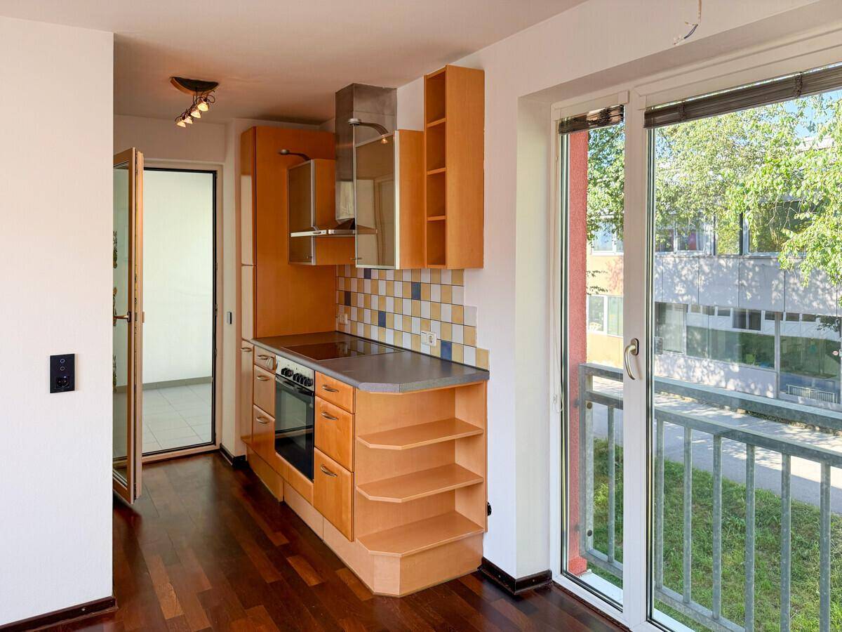 Charmante 2-Zimmer-Maisonette-Wohnung mit Loggia und Parkplatz im Zentrum v. Seekirchen am Wallersee - Ansicht 5