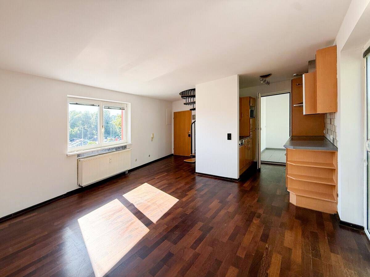 Charmante 2-Zimmer-Maisonette-Wohnung mit Loggia und Parkplatz im Zentrum v. Seekirchen am Wallersee - Ansicht 3