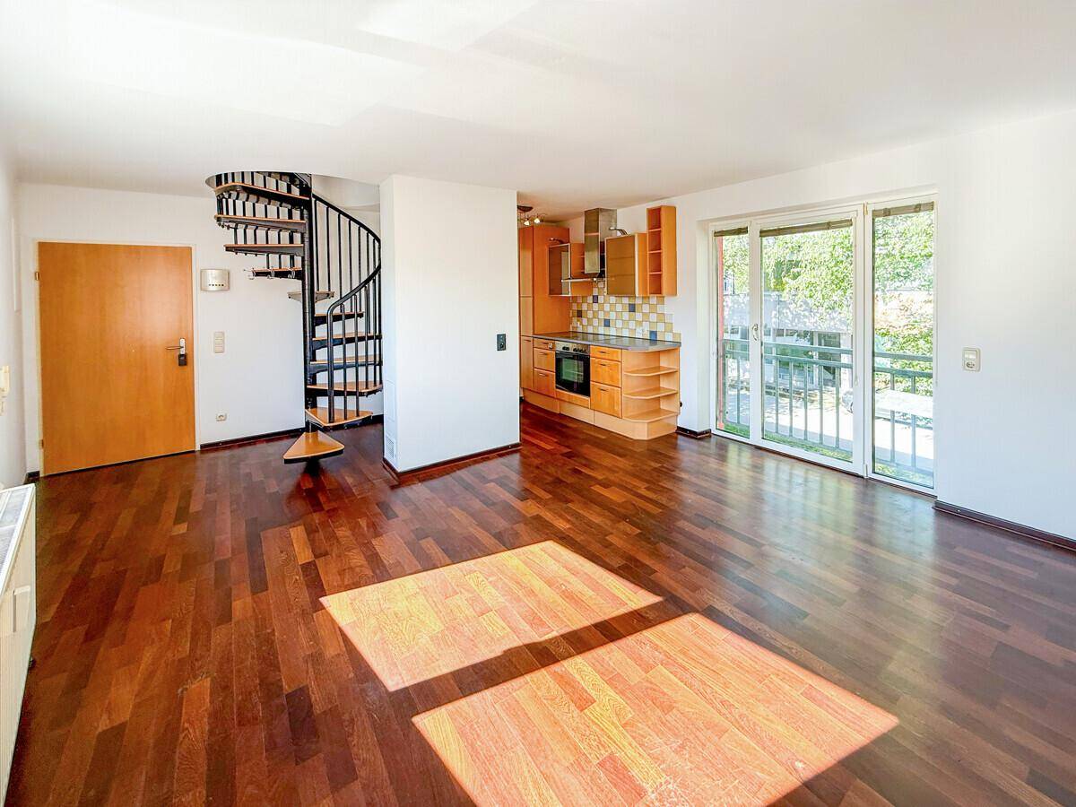 Charmante 2-Zimmer-Maisonette-Wohnung mit Loggia und Parkplatz im Zentrum v. Seekirchen am Wallersee - Ansicht 2
