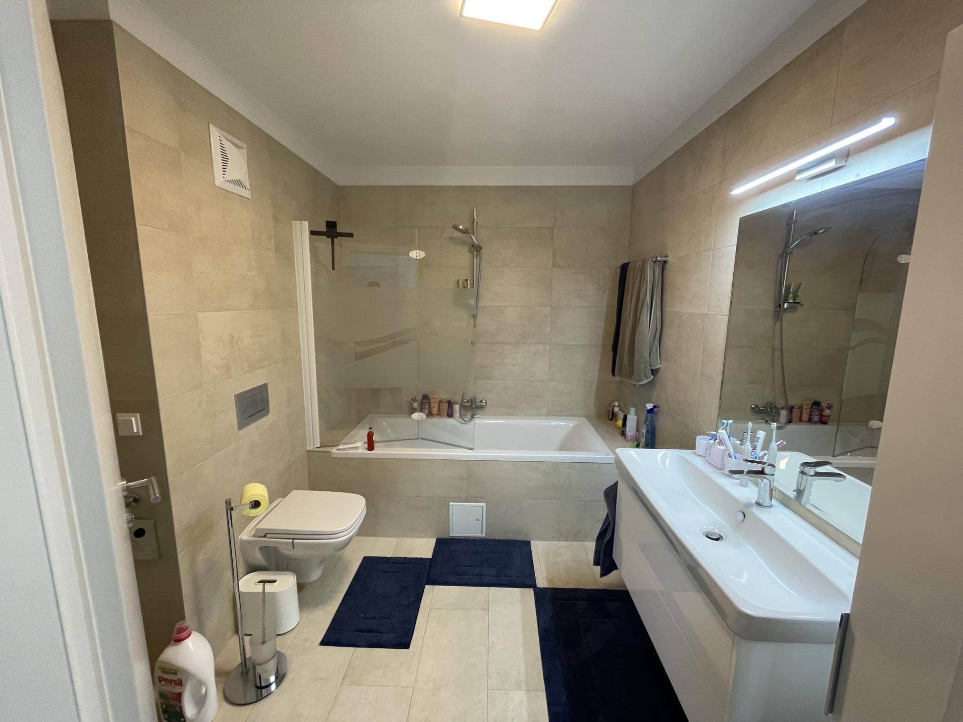 LOFT-Wohnung mit Pool und Balkon, - Ansicht 3