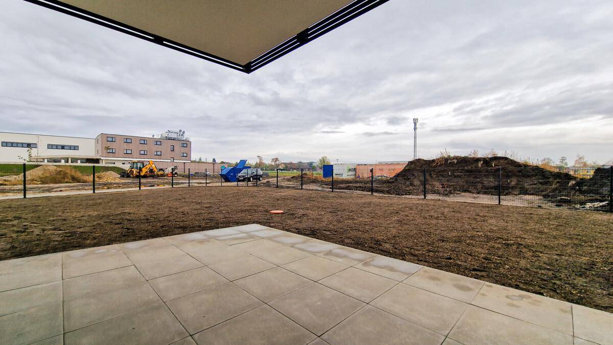 02 Terrasse und Garten
