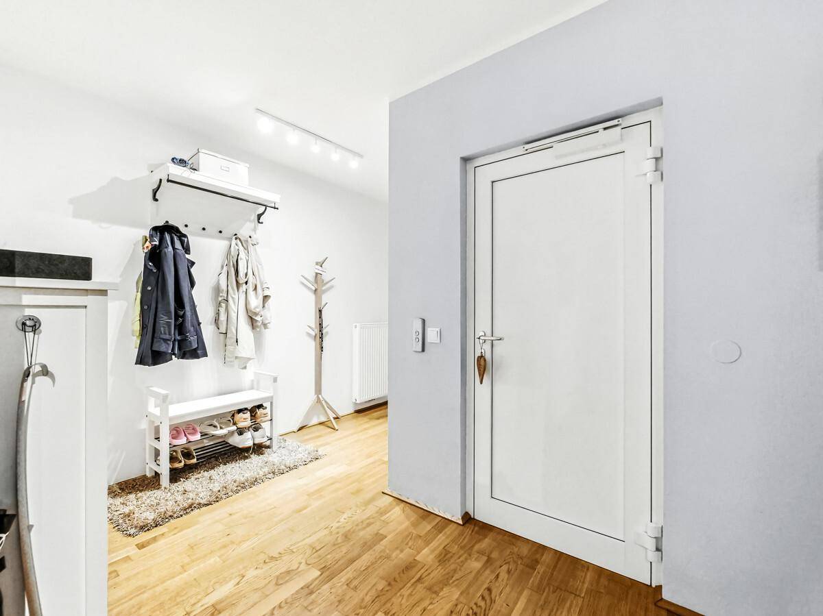 10 Vorraum mit Ausgang Lift