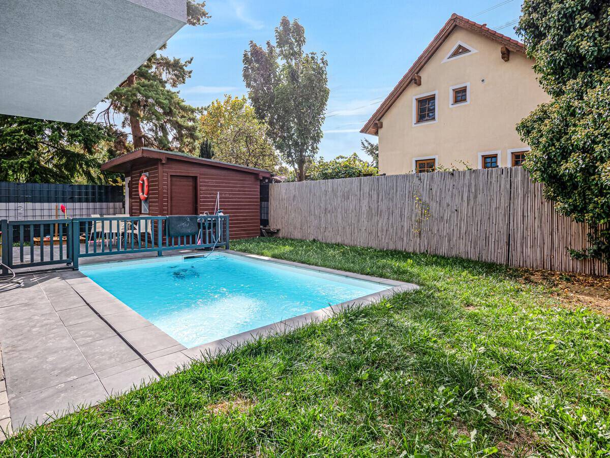 5b Garten, Pool & Gartenhütte