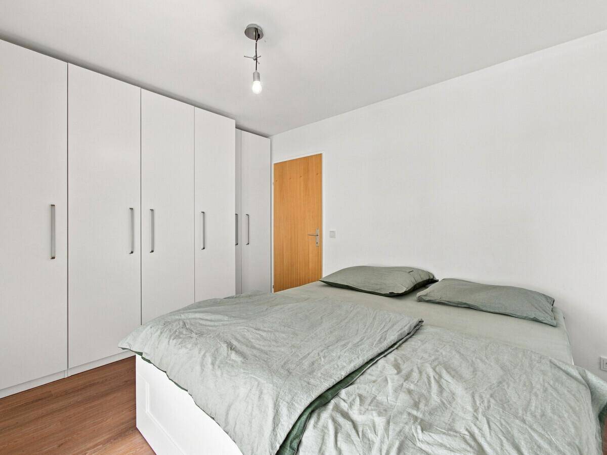 05 Schlafzimmer mit Schrankwand