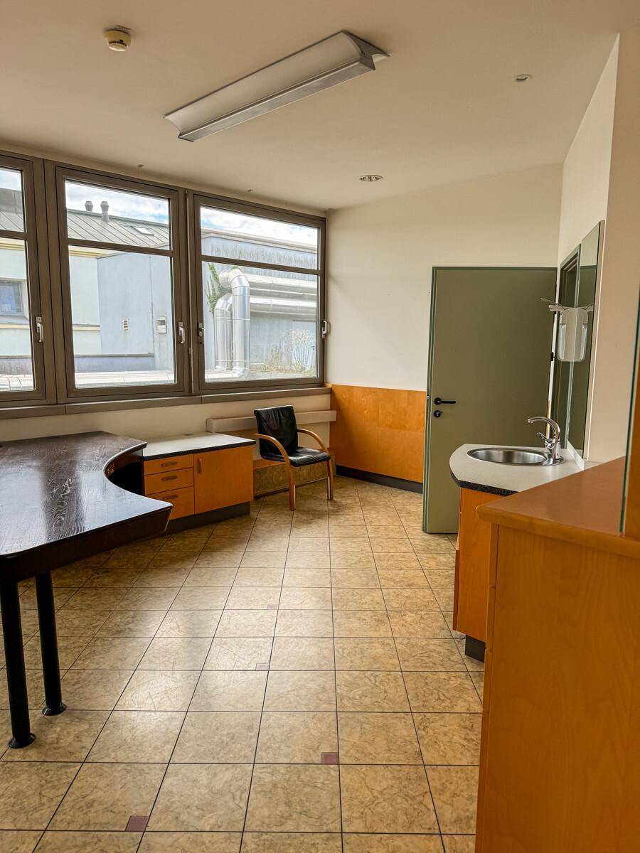 06 Büroraum