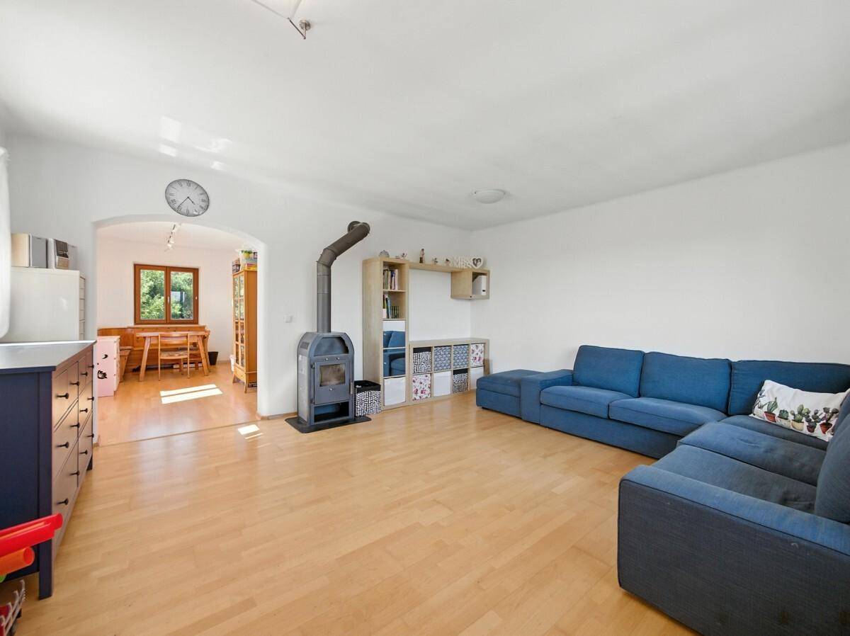 10 Wohnzimmer + Küche OG
