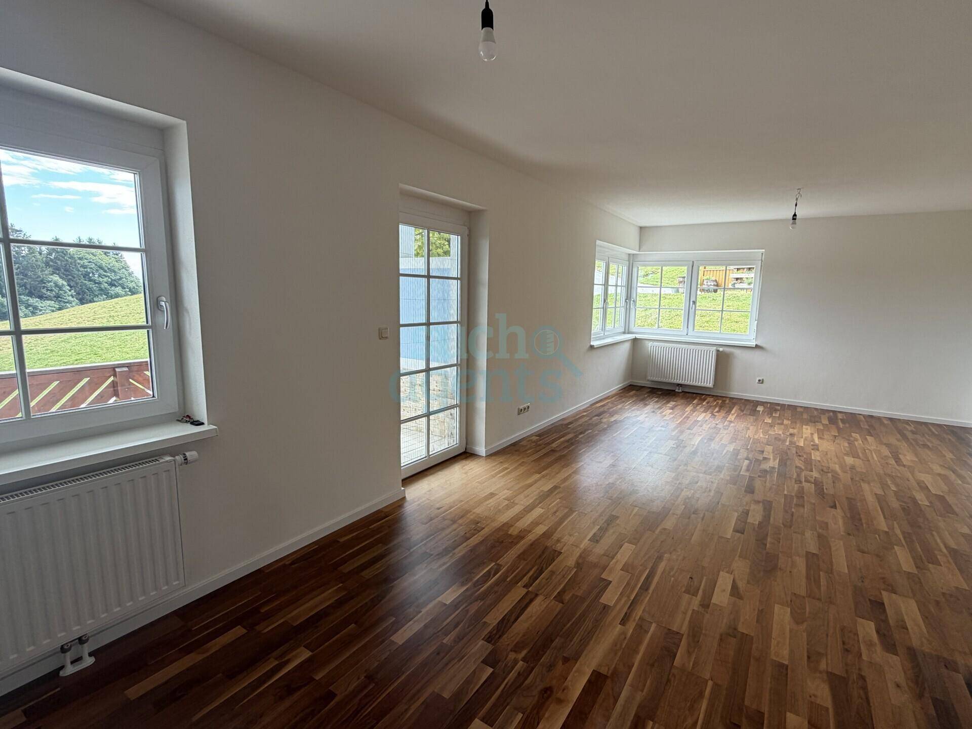 1533 Speisezimmer:Wohnzimmer unmöbliert