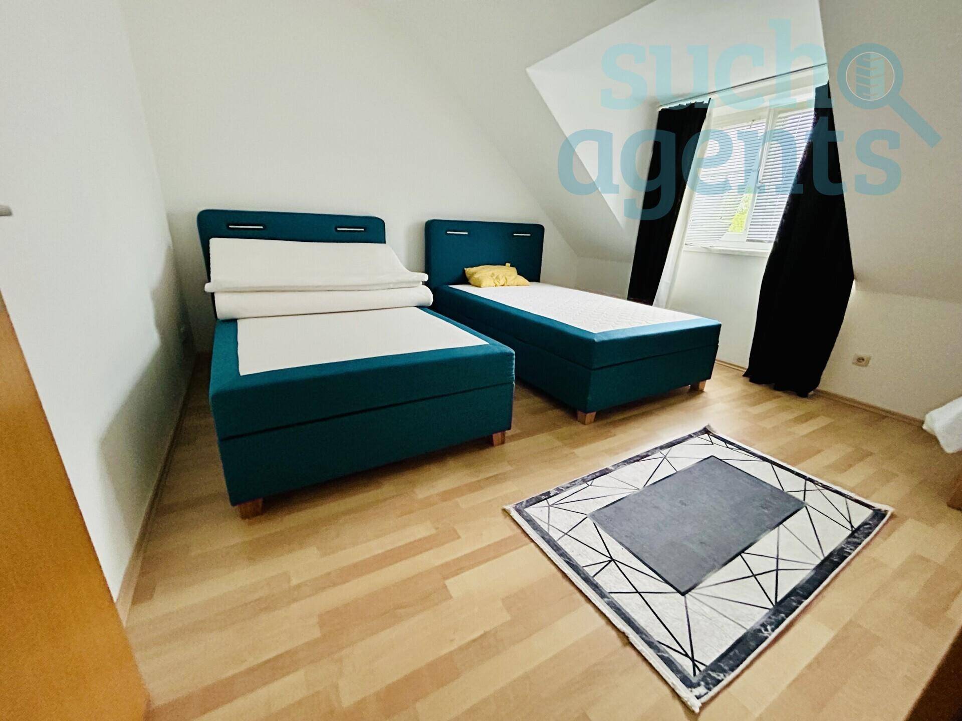 Schlafzimmer 1