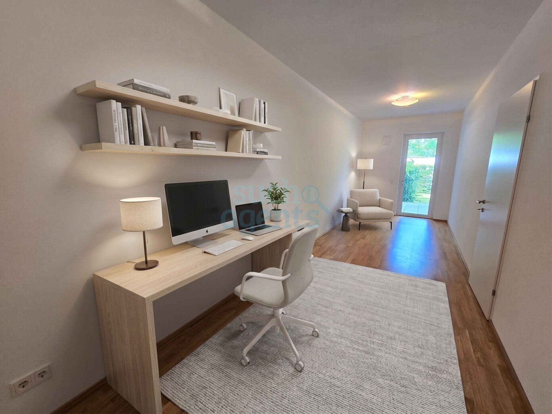 Funktionaler Arbeitsbereich mit Schreibtisch, Regalen und einem hellen Sitzbereich am Fenster.