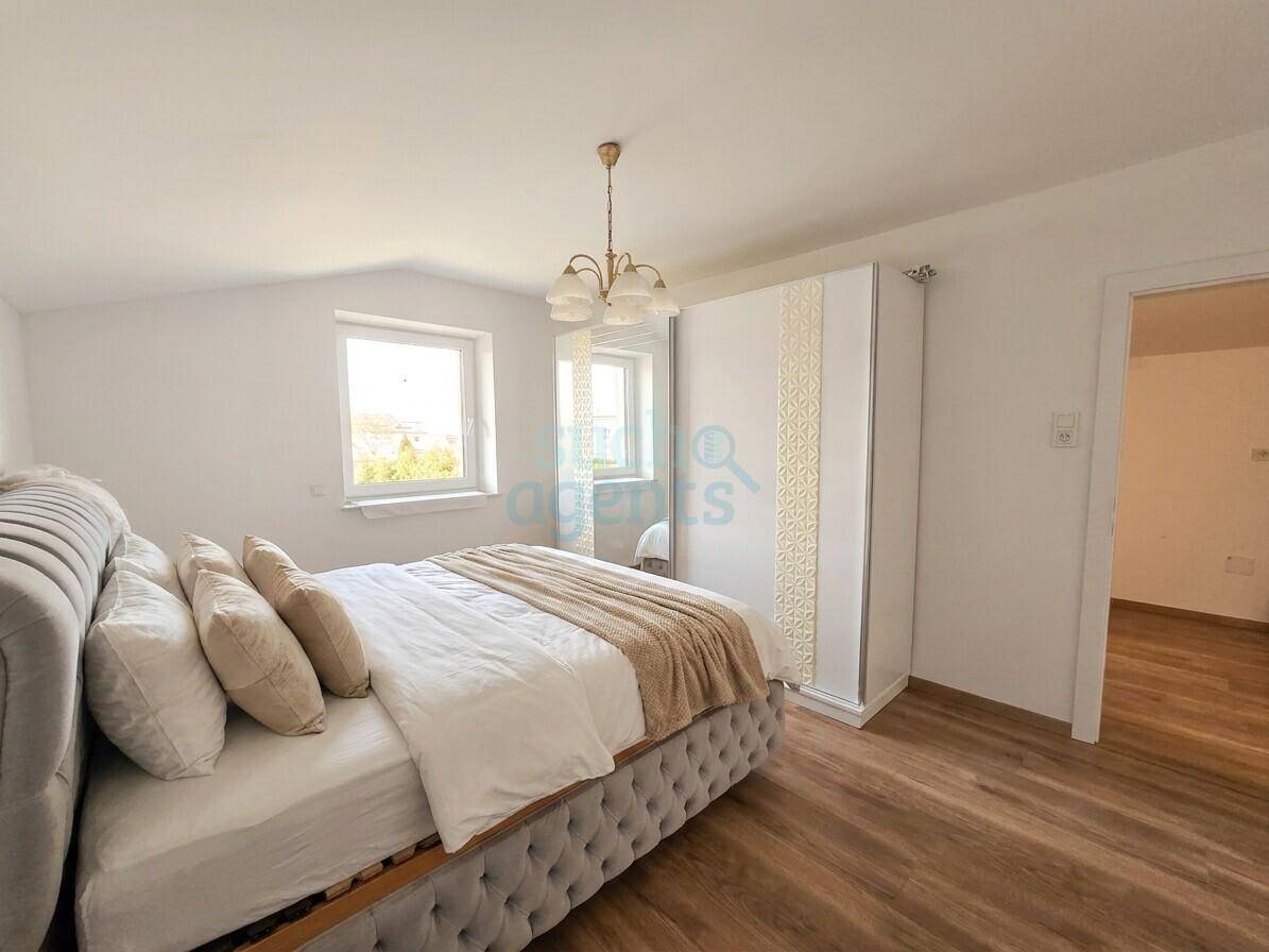 Preisupdate! Hochwertig saniertes Ein-/Mehrfamilienhaus - Wintergarten, Garten &amp; Garage | Sattledt - Ansicht 3