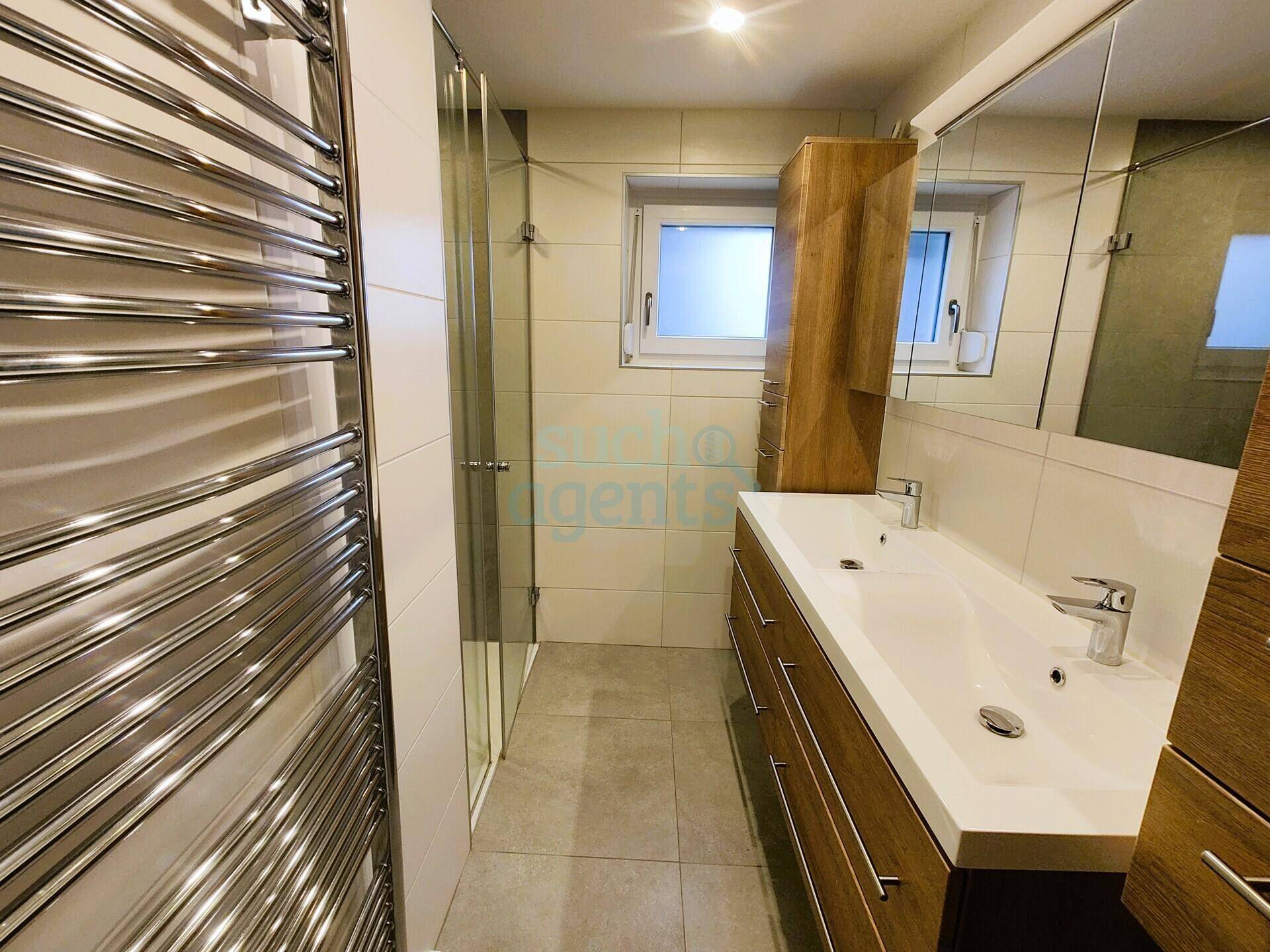 NEUER PREIS! Einfamilienhaus mit Pool, Sauna, Wintergarten &amp; großem Grundstück in Ruhelage – pohled 5
