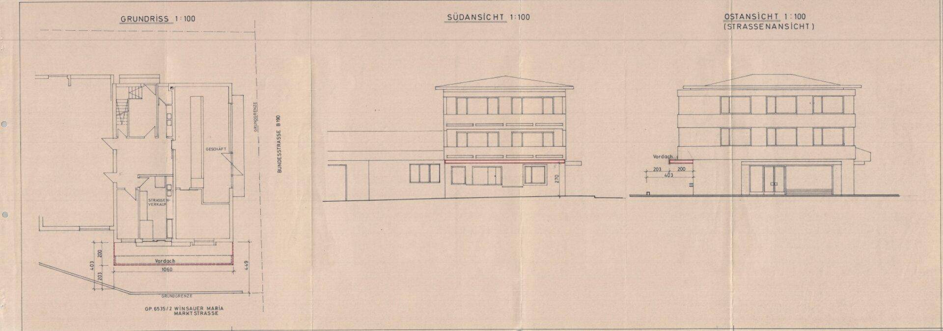 Übersicht der Baupläne mit Grundriss und Ansichten des Gebäudes von Süden und Osten.