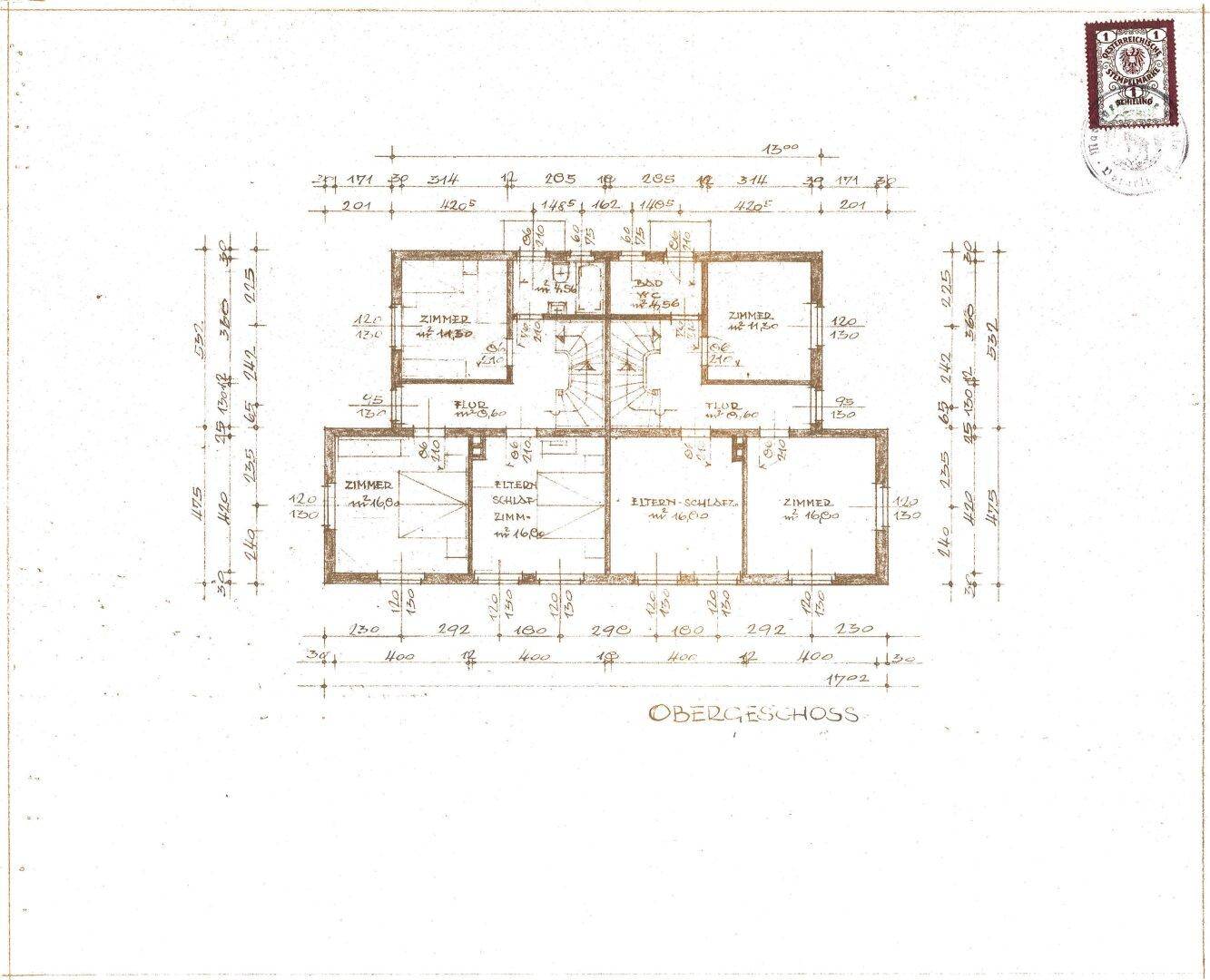 Handgezeichneter Grundriss des Obergeschosses mit Schlafzimmern und Badezimmer.