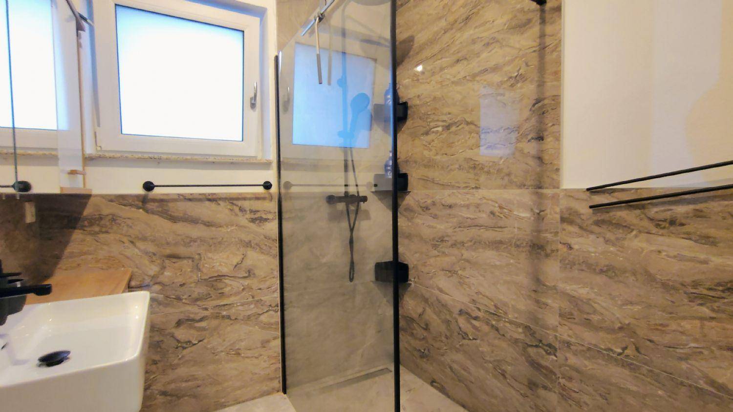 Badezimmer EG